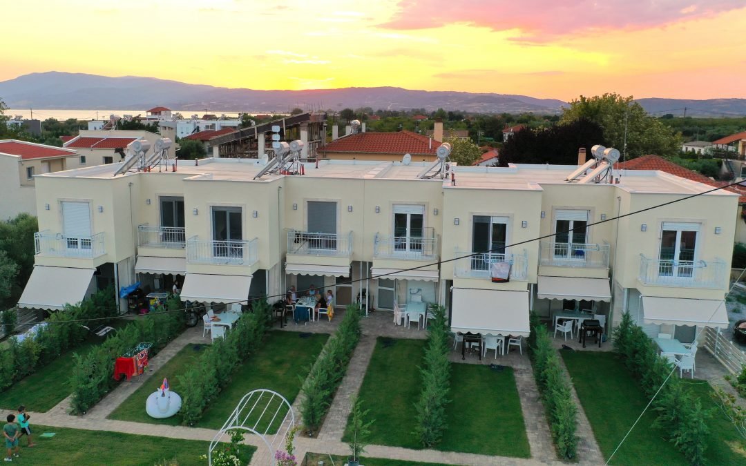 8 мезонета Paralia Ofrinio